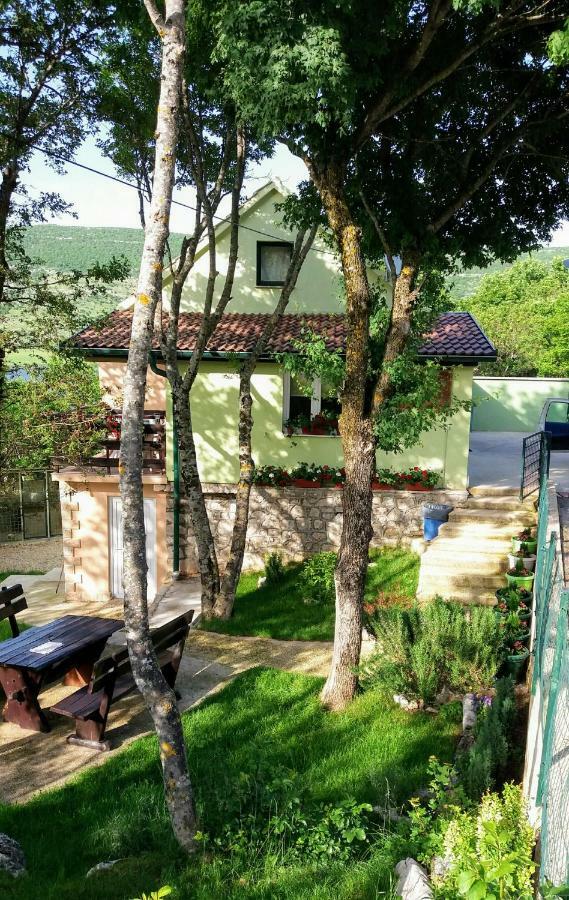 Green House Source Vrilo 토미슬라브그라드 외부 사진